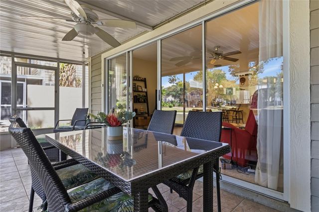 9034 LAKE PLACE LANE 9034, Tampa, FL 33634