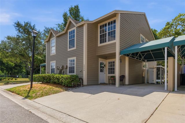 9034 LAKE PLACE LANE 9034, Tampa, FL 33634