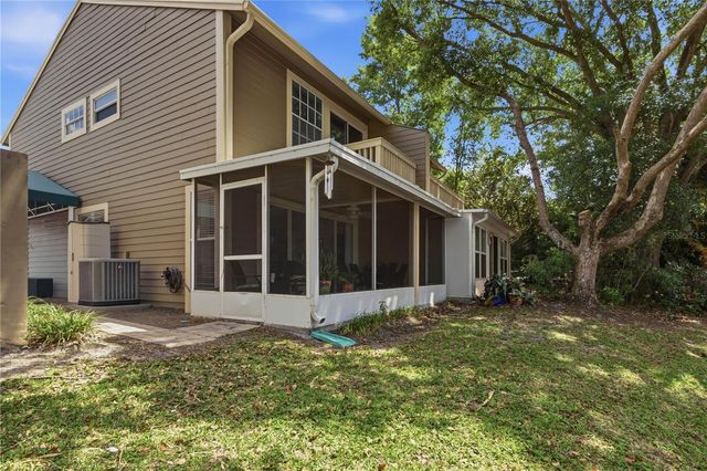 9034 LAKE PLACE LANE 9034, Tampa, FL 33634