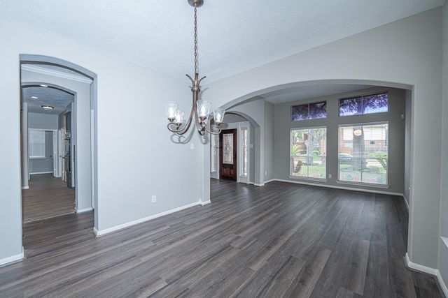 406 N Marathon Way, Stafford, TX 77477