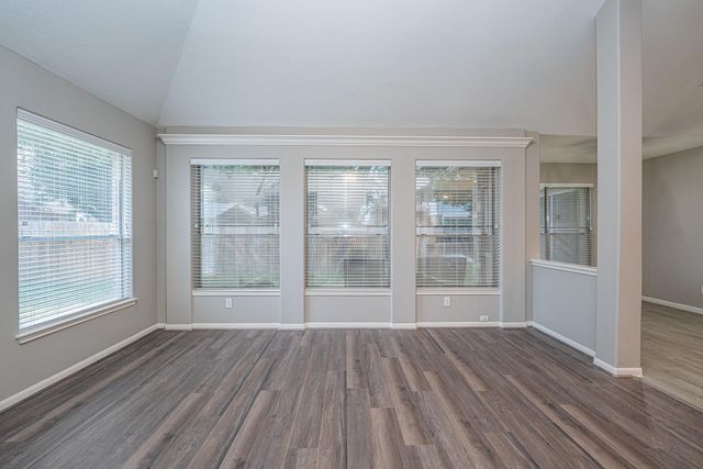 406 N Marathon Way, Stafford, TX 77477