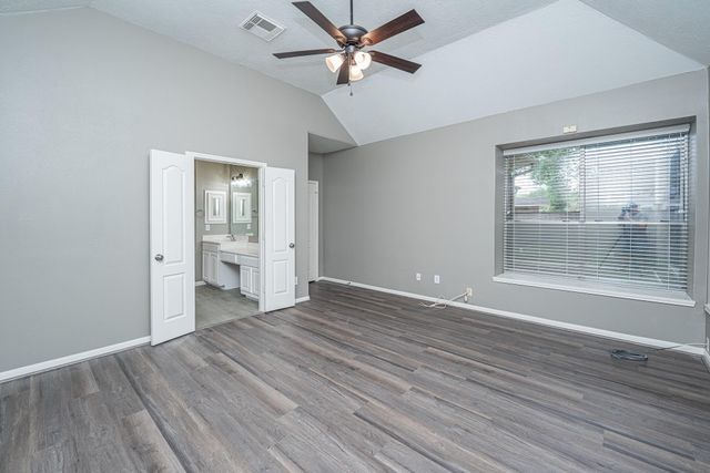 406 N Marathon Way, Stafford, TX 77477