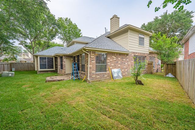 406 N Marathon Way, Stafford, TX 77477