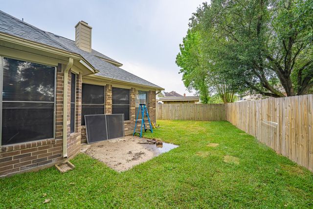 406 N Marathon Way, Stafford, TX 77477