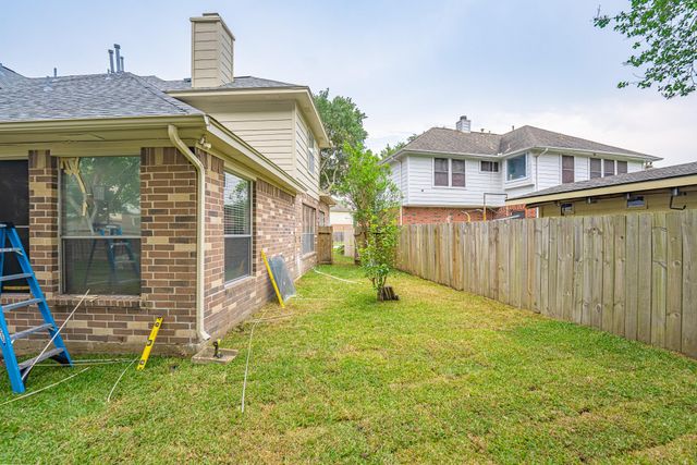 406 N Marathon Way, Stafford, TX 77477