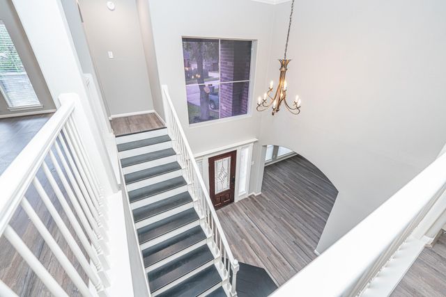 406 N Marathon Way, Stafford, TX 77477