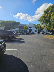 18755 NW 62nd Ave 101, Hialeah, FL 33015