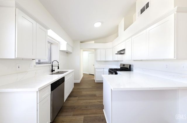 3504 Charlotte Street, Bakersfield, CA 93313