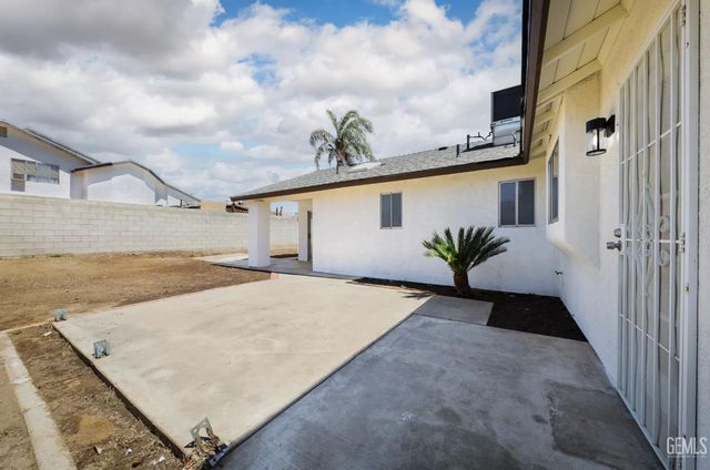 3504 Charlotte Street, Bakersfield, CA 93313