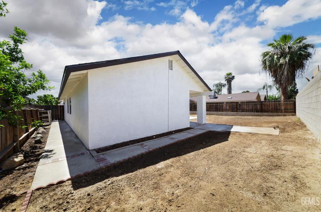 3504 Charlotte Street, Bakersfield, CA 93313