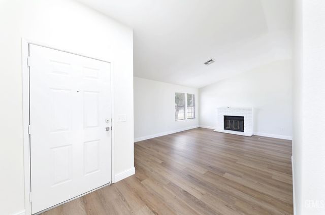 3504 Charlotte Street, Bakersfield, CA 93313