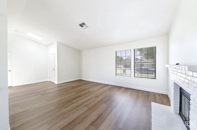 3504 Charlotte Street, Bakersfield, CA 93313