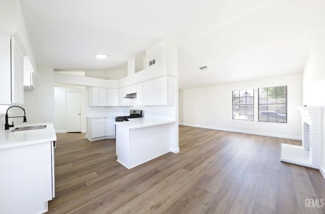 3504 Charlotte Street, Bakersfield, CA 93313