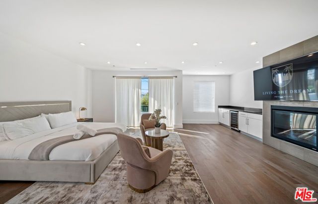 363 N SWEETZER Avenue, Los Angeles, CA 90048