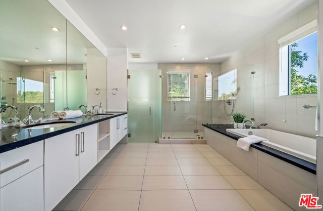 363 N SWEETZER Avenue, Los Angeles, CA 90048