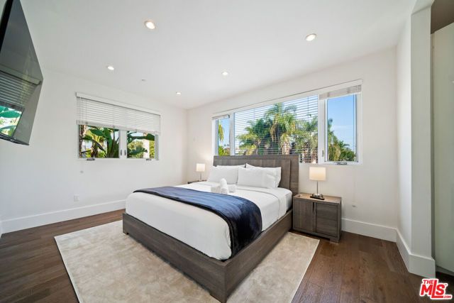 363 N SWEETZER Avenue, Los Angeles, CA 90048