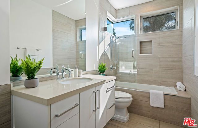 363 N SWEETZER Avenue, Los Angeles, CA 90048