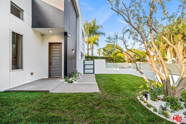 363 N SWEETZER Avenue, Los Angeles, CA 90048
