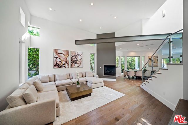 363 N SWEETZER Avenue, Los Angeles, CA 90048