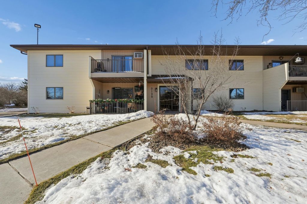 3125 Cory Lane 208, Hastings, MN 55033 — exterior