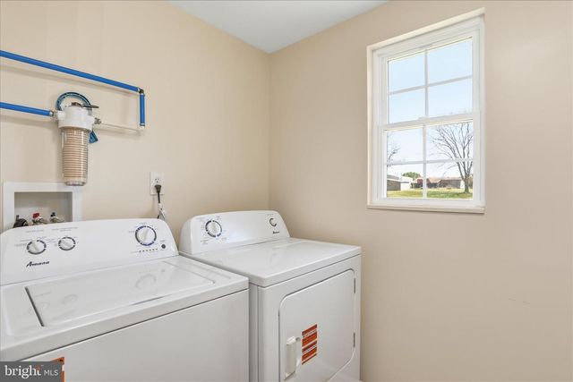 266 BIG SPRING DR, Kearneysville, WV 25430