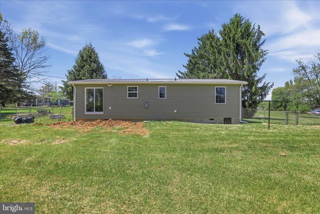 266 BIG SPRING DR, Kearneysville, WV 25430