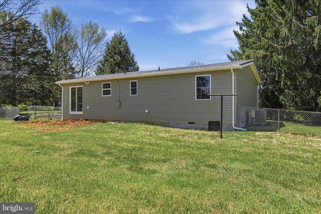 266 BIG SPRING DR, Kearneysville, WV 25430