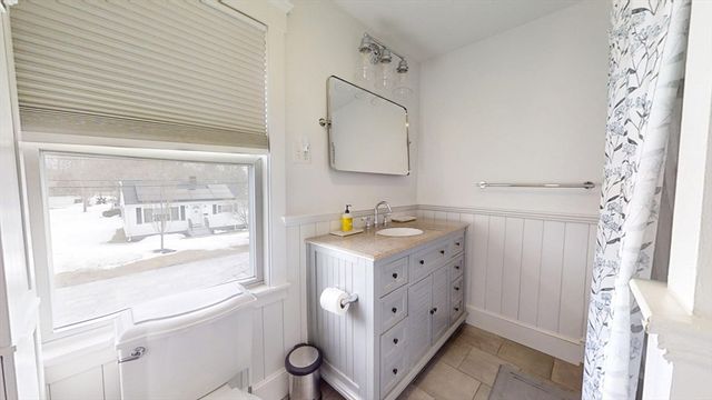 54 Jordan St, Haverhill, MA 01830