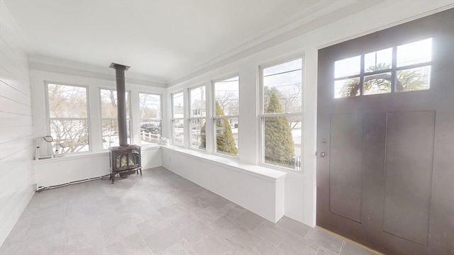 54 Jordan St, Haverhill, MA 01830