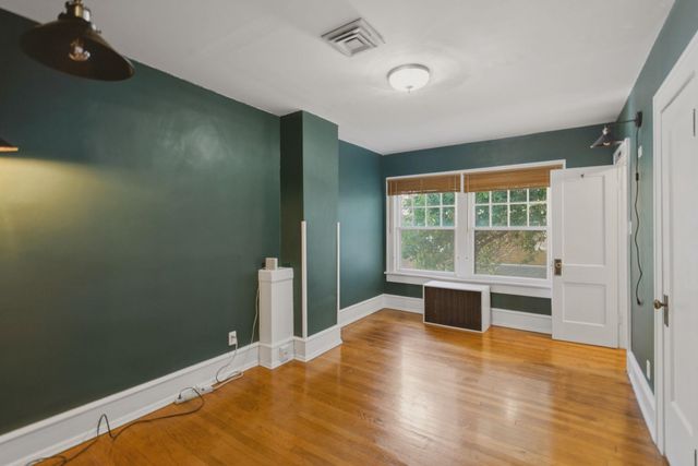 105 N BROADVIEW STREET, Wichita, KS 67208