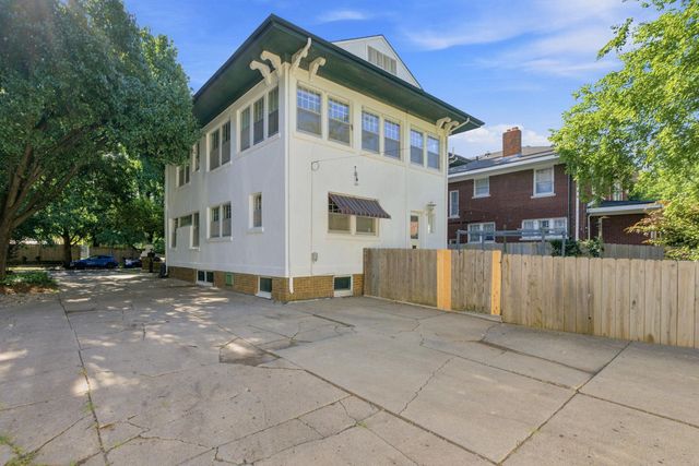 105 N BROADVIEW STREET, Wichita, KS 67208