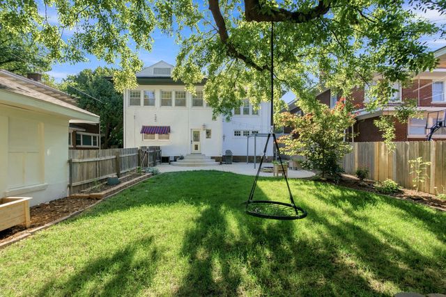 105 N BROADVIEW STREET, Wichita, KS 67208