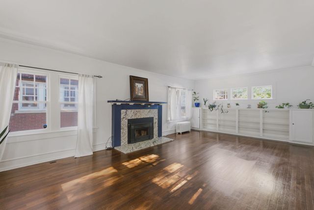 105 N BROADVIEW STREET, Wichita, KS 67208