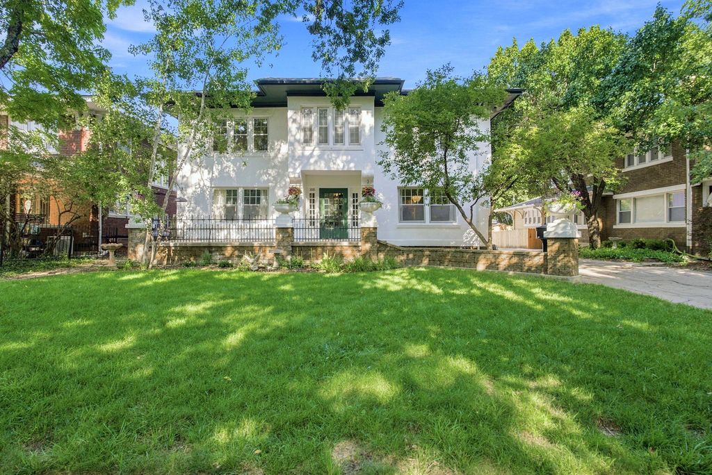 105 N BROADVIEW STREET, Wichita, KS 67208