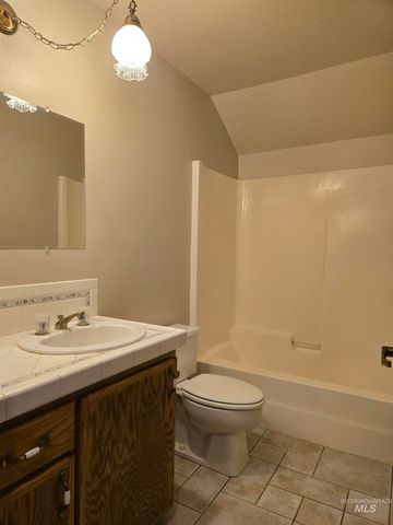 1340 SW 12th Ave., Ontario, OR 97914