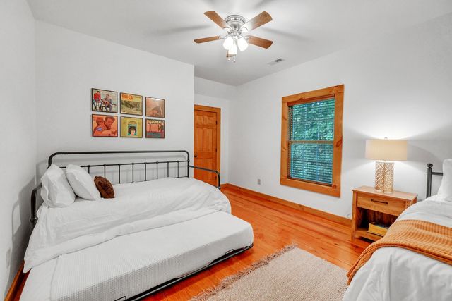 8265 Guthrie Rd, Cross Plains, TN 37049