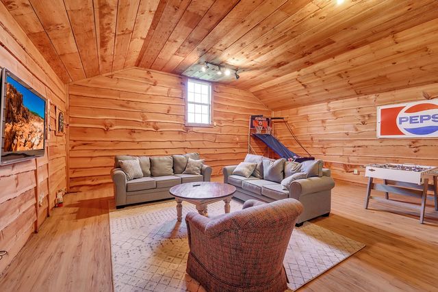 8265 Guthrie Rd, Cross Plains, TN 37049