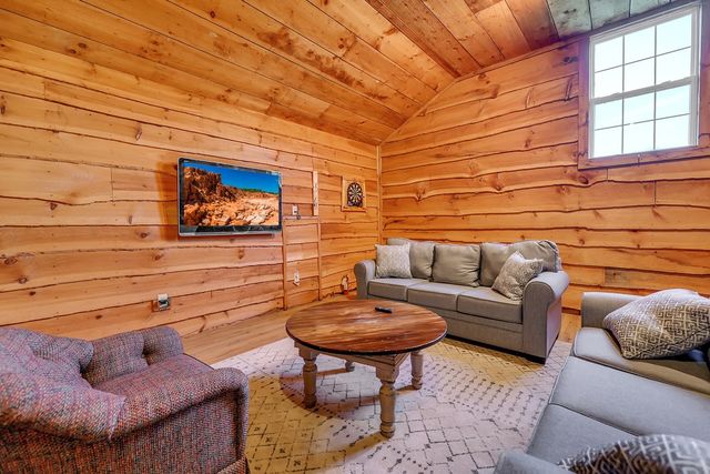 8265 Guthrie Rd, Cross Plains, TN 37049