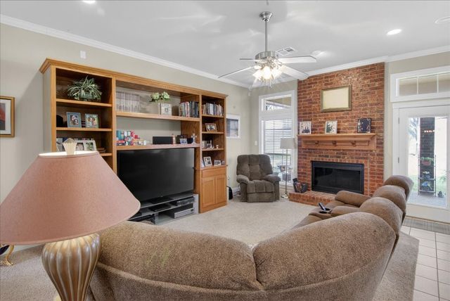 500 Moss Hill Road, Hewitt, TX 76643