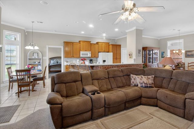 500 Moss Hill Road, Hewitt, TX 76643