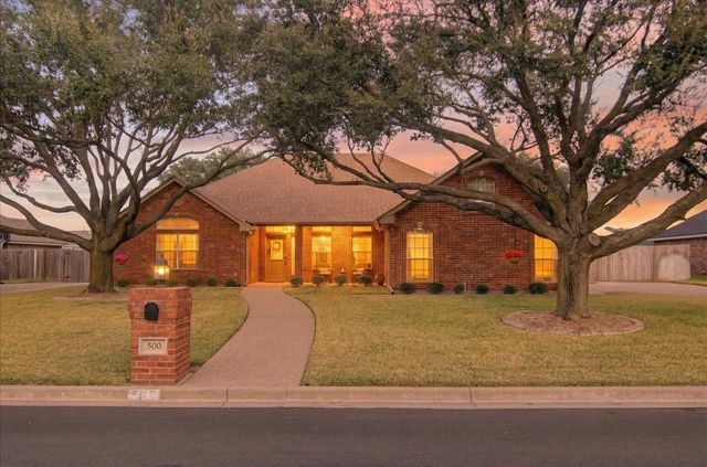 500 Moss Hill Road, Hewitt, TX 76643