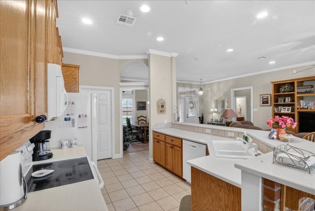 500 Moss Hill Road, Hewitt, TX 76643