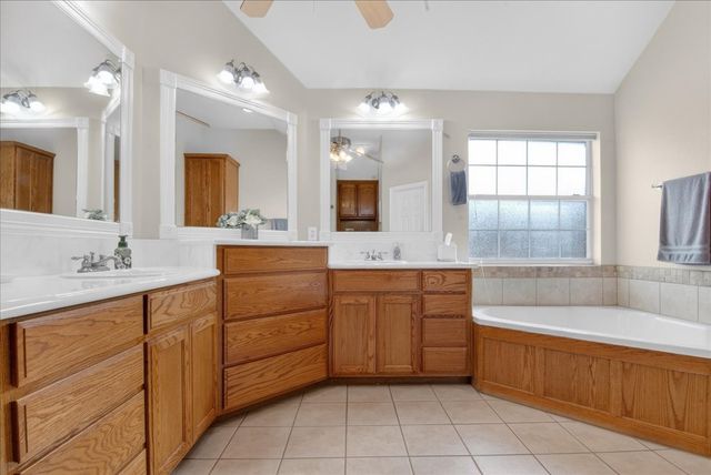 500 Moss Hill Road, Hewitt, TX 76643