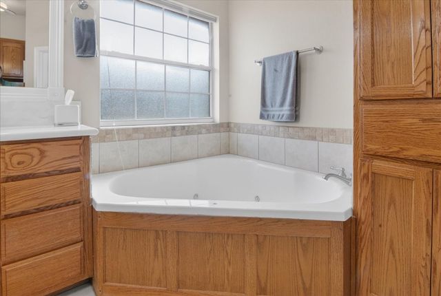 500 Moss Hill Road, Hewitt, TX 76643