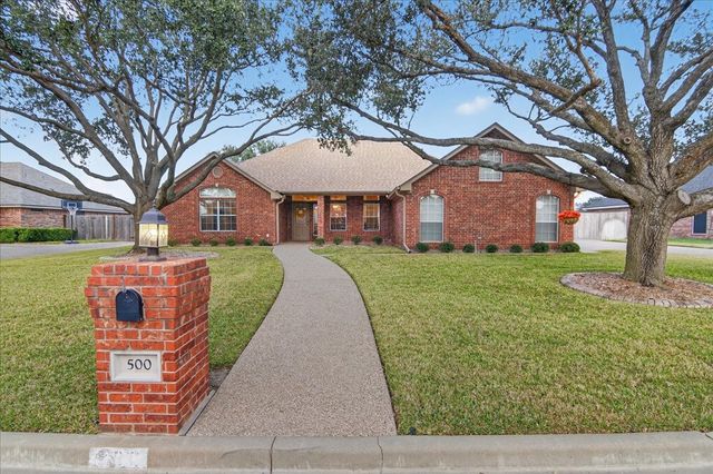 500 Moss Hill Road, Hewitt, TX 76643
