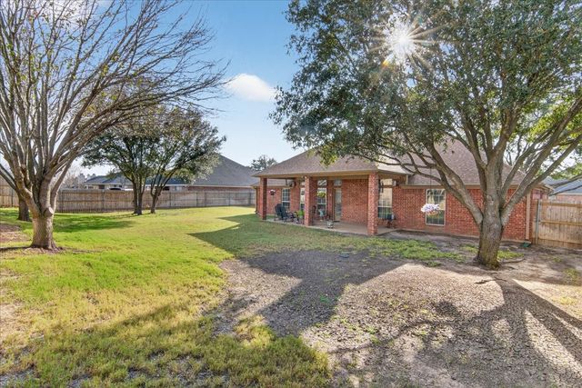 500 Moss Hill Road, Hewitt, TX 76643