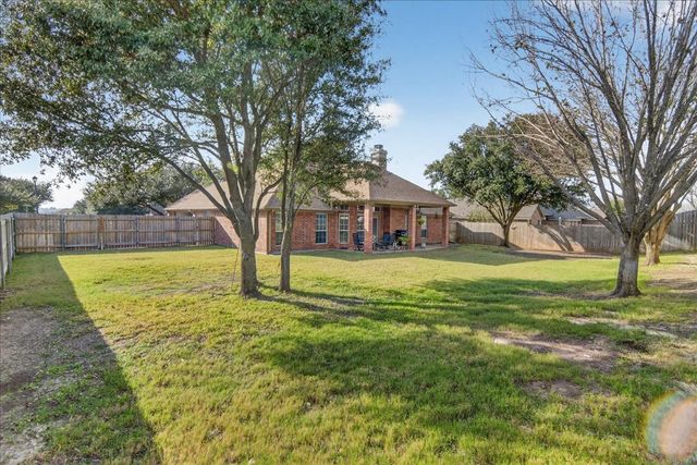 500 Moss Hill Road, Hewitt, TX 76643