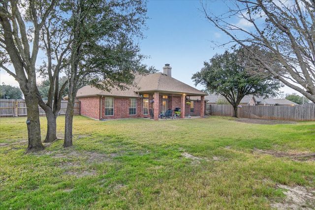 500 Moss Hill Road, Hewitt, TX 76643