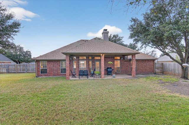 500 Moss Hill Road, Hewitt, TX 76643