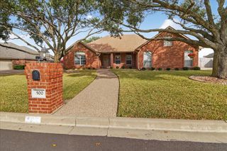 500 Moss Hill Road, Hewitt, TX 76643